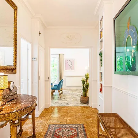 Appartamento Grand & Classy With Private Garden, Des Ammonites *